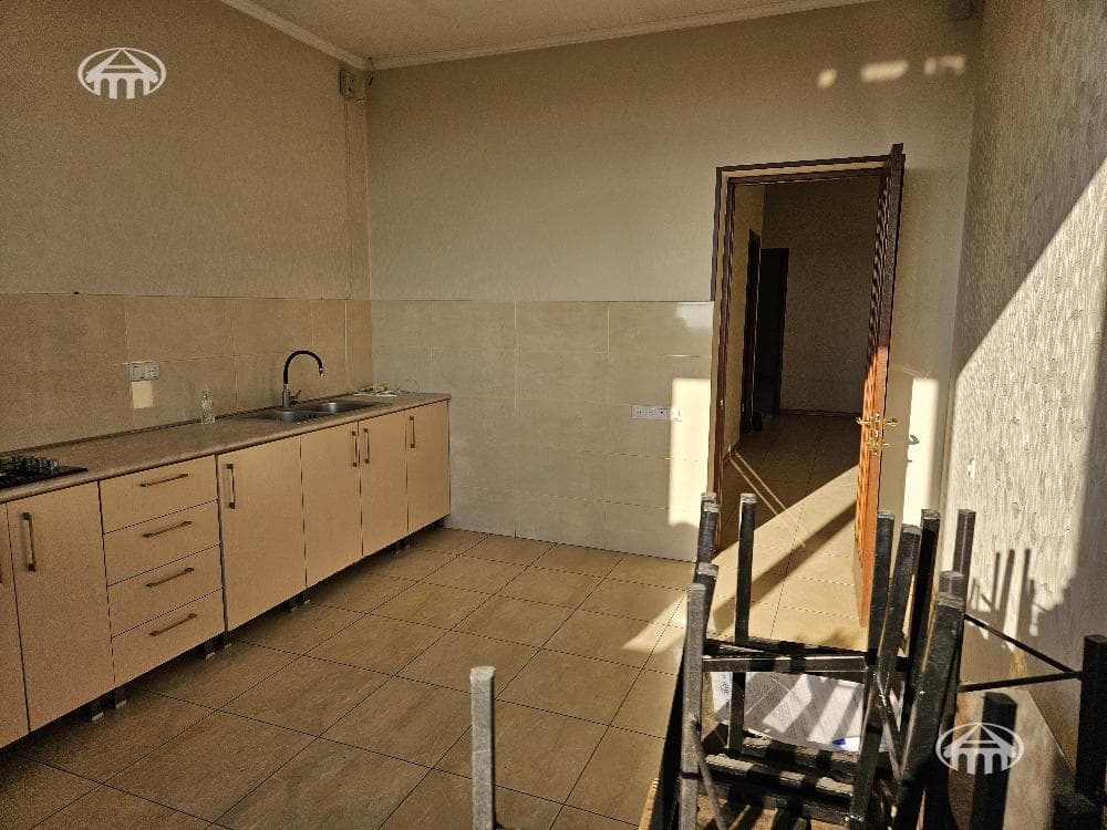 Office · 131 m² · Arabkir