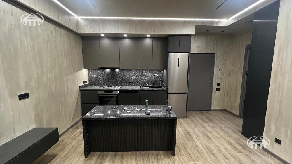 Apartment · 2 rooms · 61 m² · Kentron