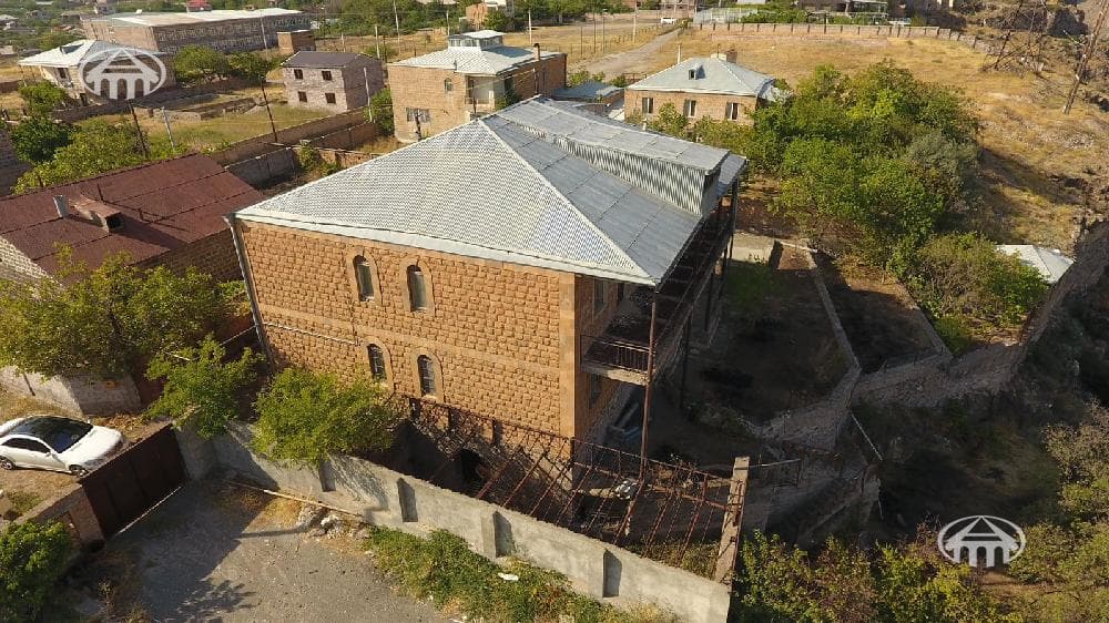 Mansion · 6 rooms · 498 m² · v. Mughni