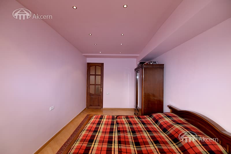 Квартира · 2 комн. · 72 м² · Кентрон