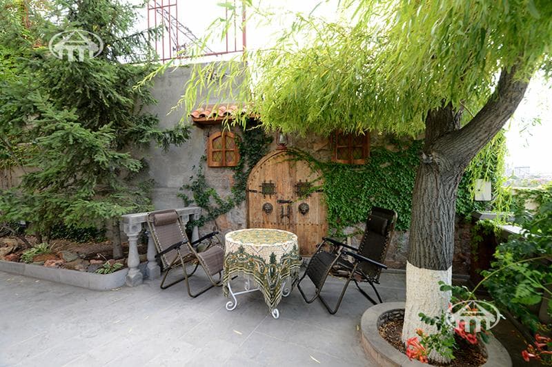 Mansion · 8 rooms · 390 m² · Arabkir