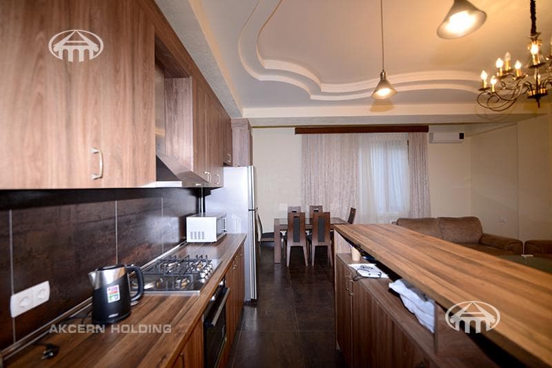 Apartment · 3 rooms · 90 m² · Kentron