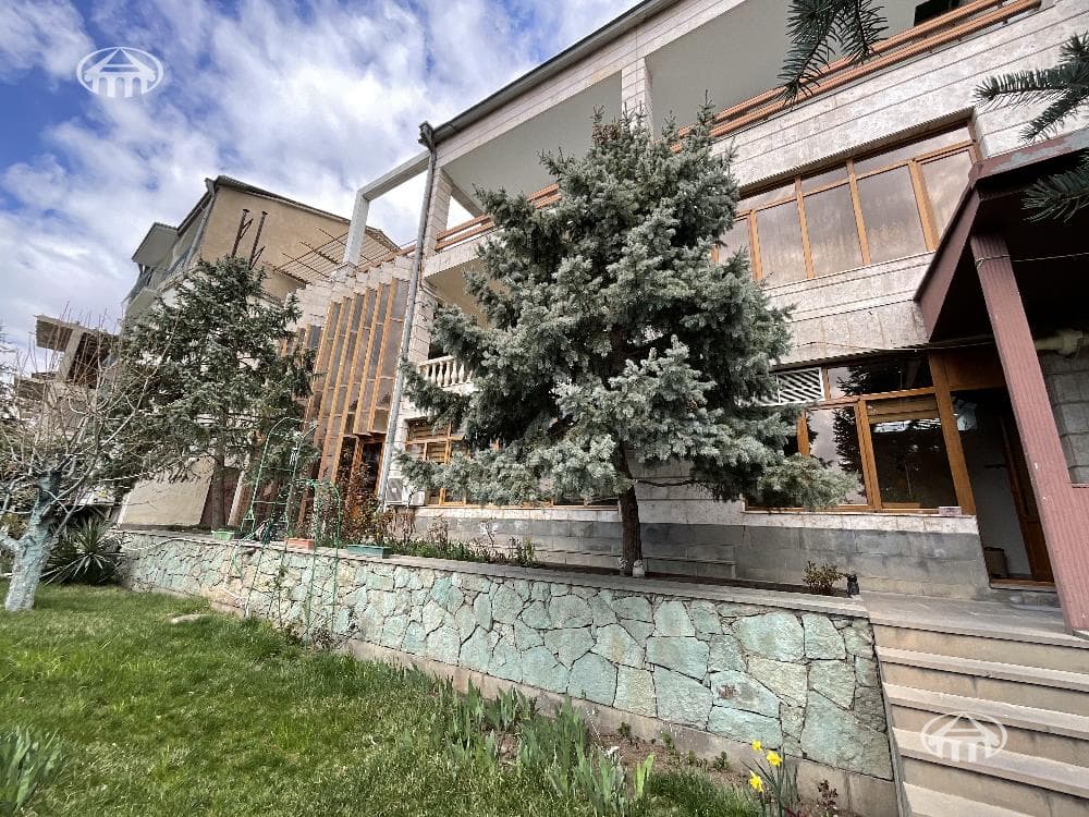 Mansion · 7 rooms · 700 m² · Arabkir
