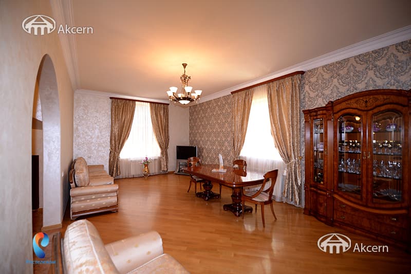 Mansion · 5 rooms · 586 m² · Avan — photo 4 / 34