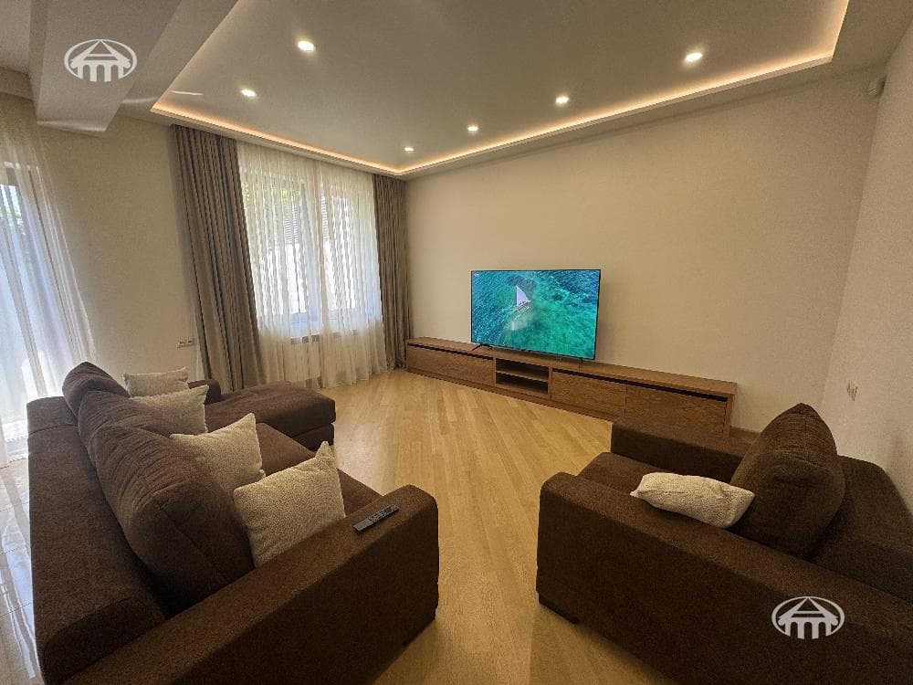 Townhouse · 4 rooms · 292 m² · Arabkir