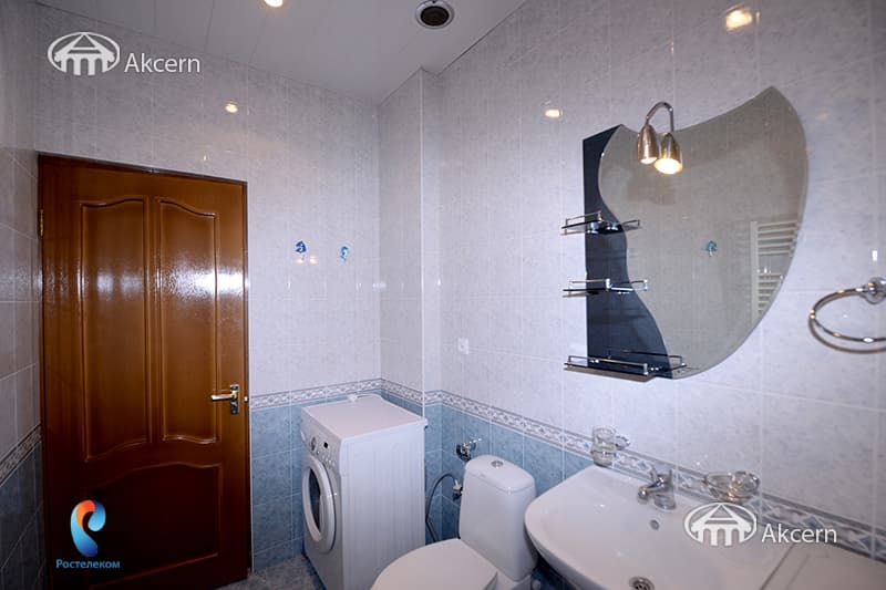 House · 3 rooms · 90 m² · Kentron