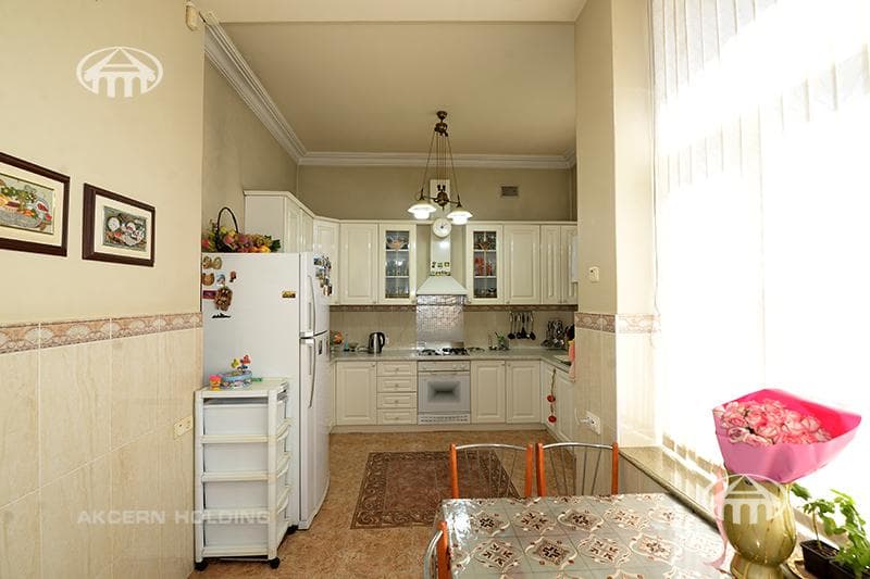 Дом · 7 комн. · 540 м² · Арабкир