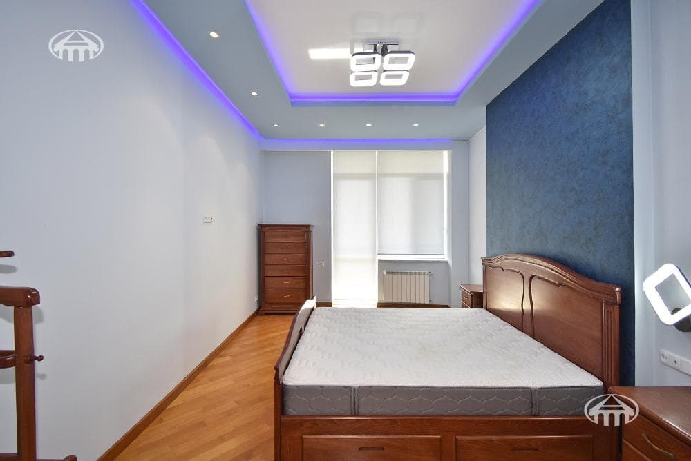 Квартира · 4 комн. · 181 м² · Кентрон