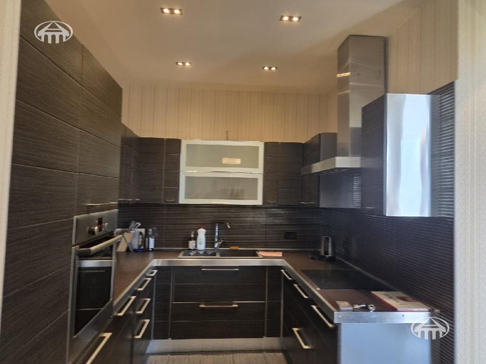 Квартира · 3 комн. · 130 м² · Кентрон