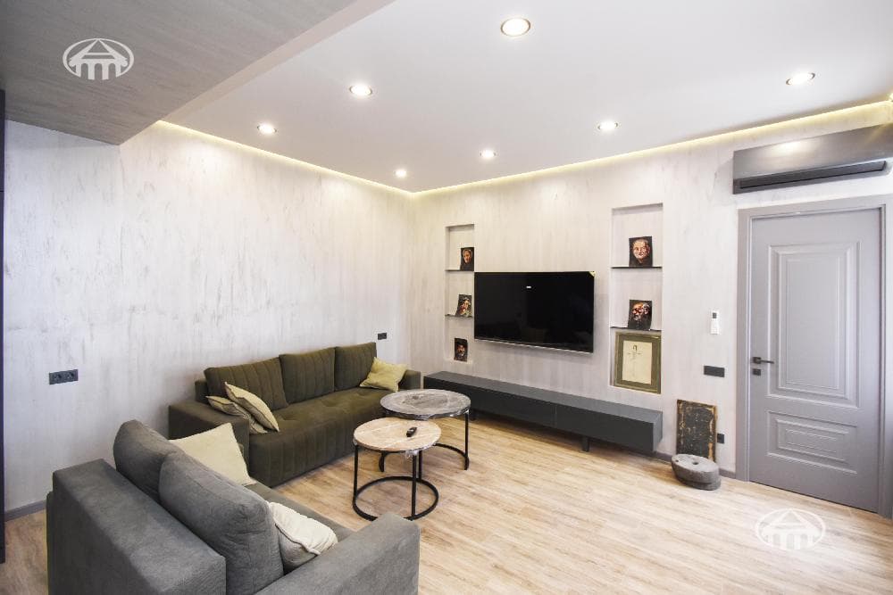 Apartment · 2 rooms · 62 m² · Kentron