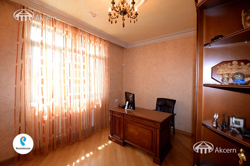 Mansion · 7 rooms · 729 m² · v. Arinj