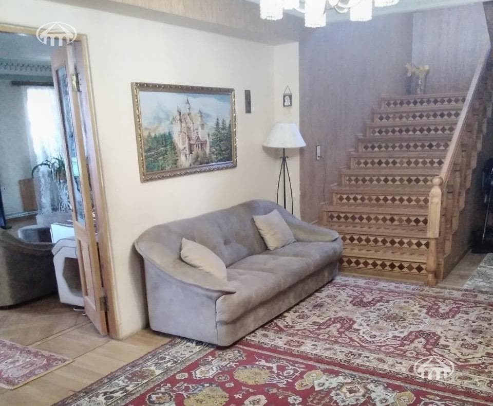 Особняк · 8 комн. · 460 м² · Севан