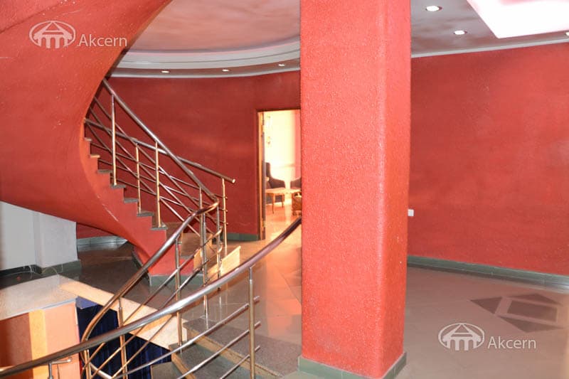 Restaurant · 1,127 m² · Kentron