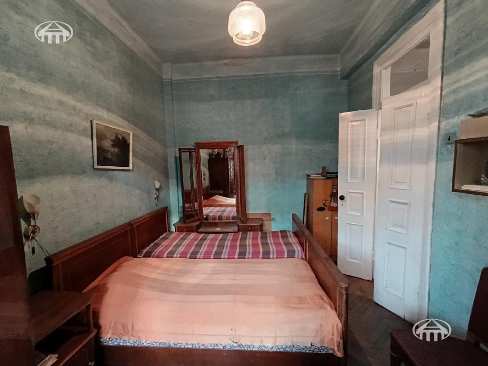 Apartment · 3 rooms · 90 m² · Kentron