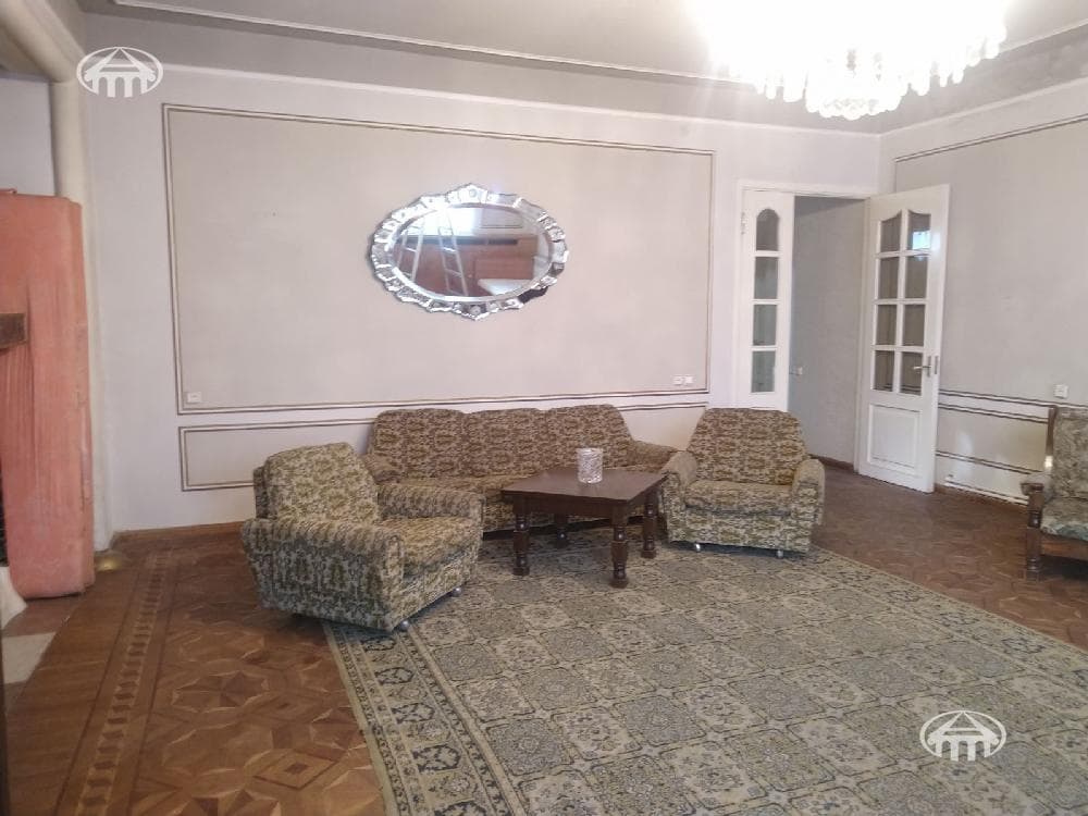 House · 5 rooms · 220 m² · Arabkir