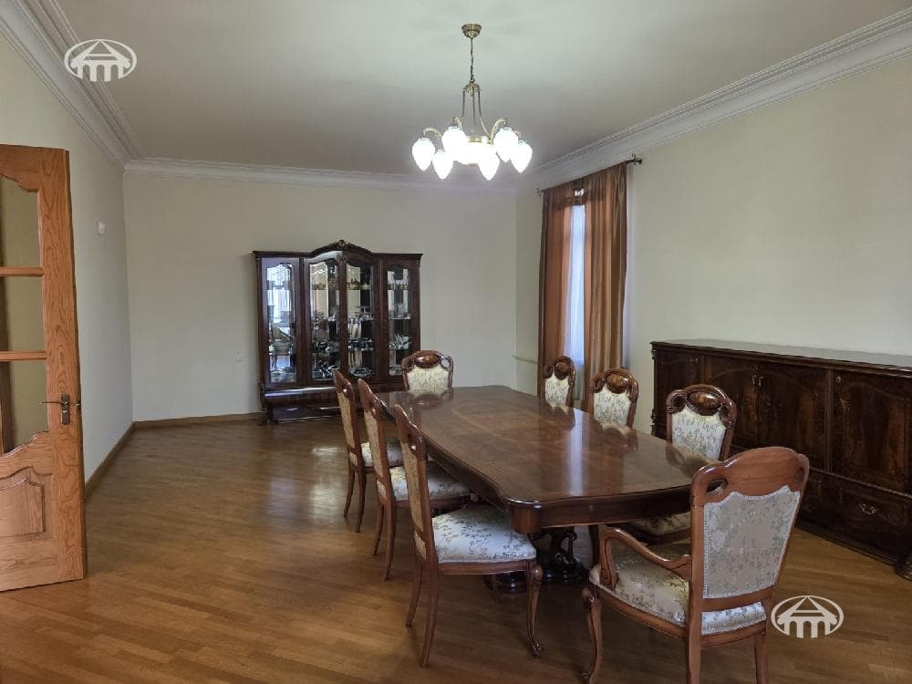 Дом · 6 комн. · 540 м² · Арабкир