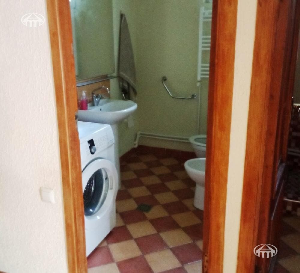 Apartment · 3 rooms · 130 m² · Kentron
