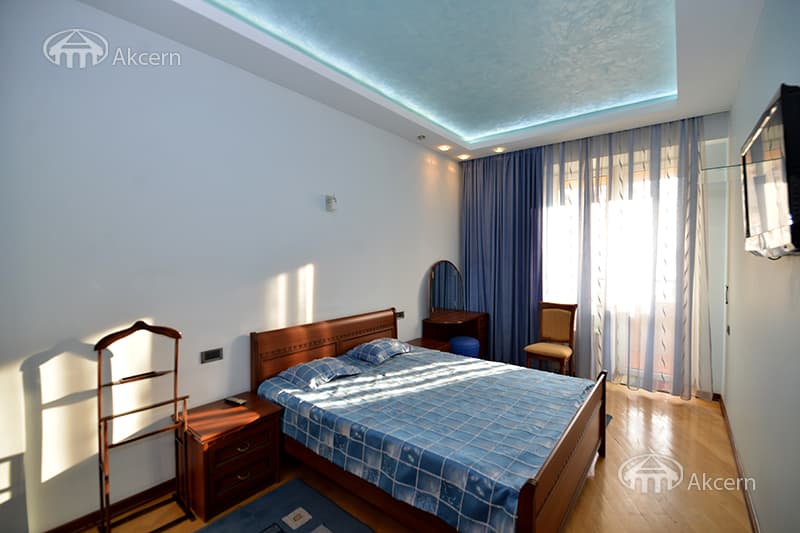 Բնակարան · 3 սեն. · 160 մ² · Կենտրոն