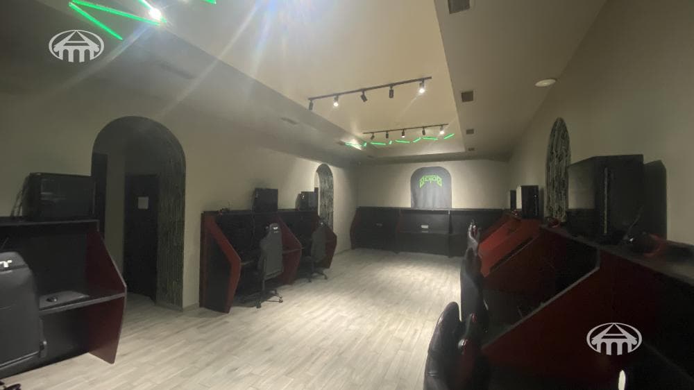 Գրասենյակ · 324 մ² · Կենտրոն