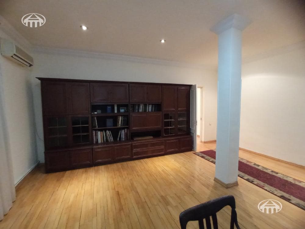 Apartment · 4 rooms · 144 m² · Kentron