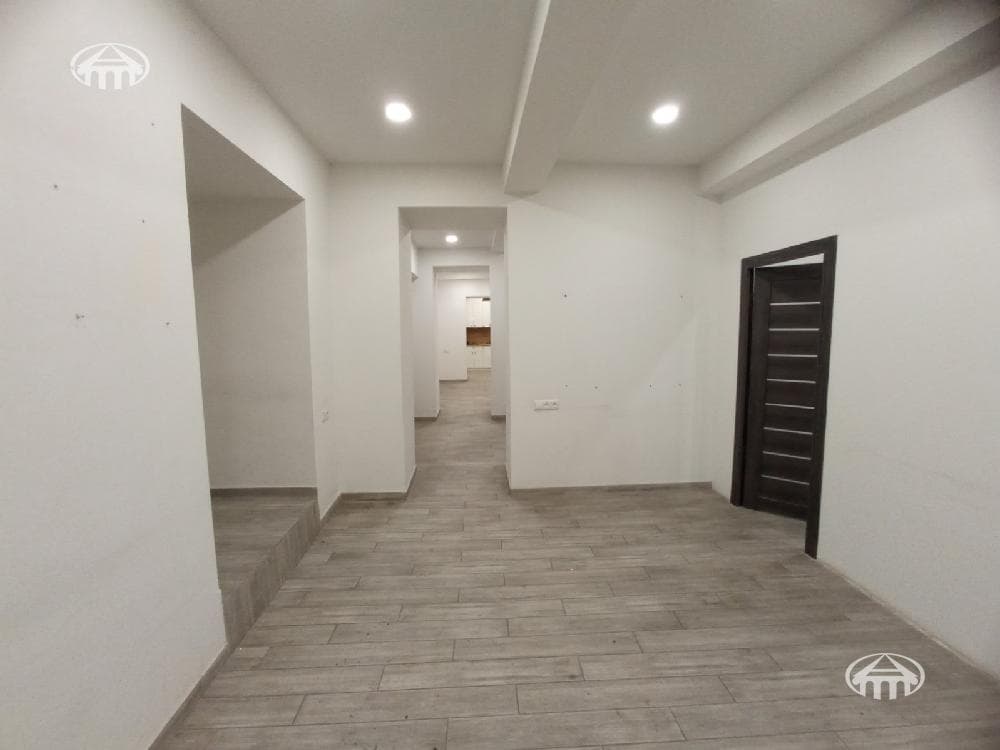 Office · 81 m² · Kentron