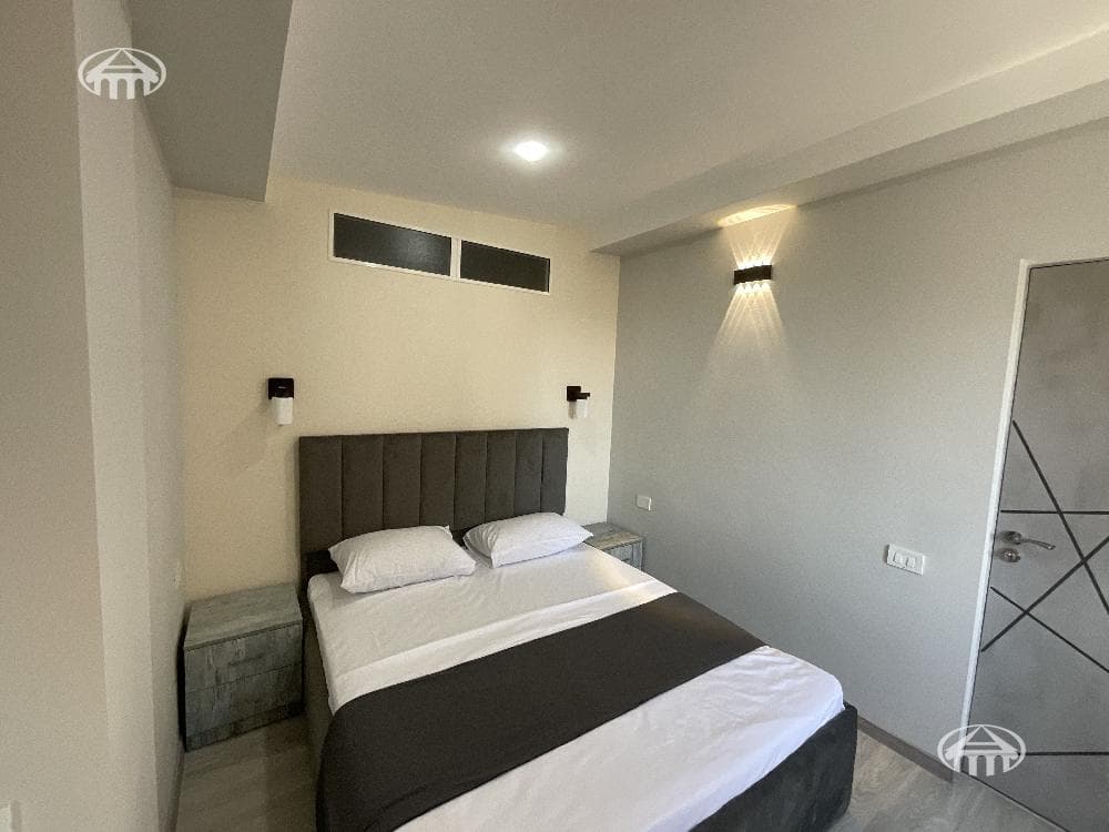 Apartment · 3 rooms · 80 m² · Kentron