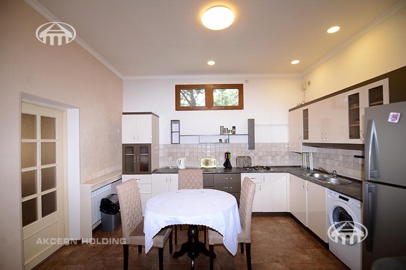 House · 4 rooms · 100 m² · Kentron
