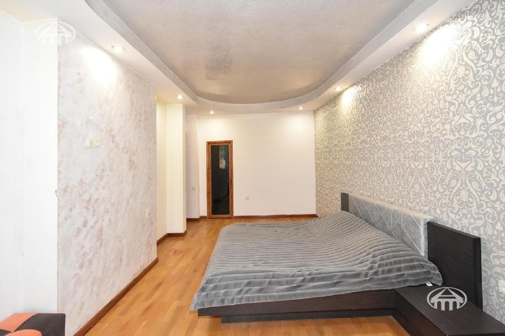 Дом · 5 комн. · 489 м² · Арабкир