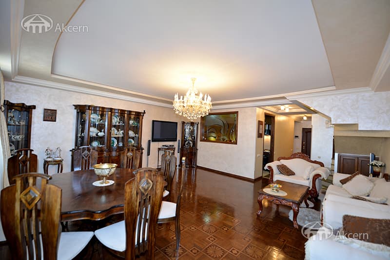 Квартира · 4 комн. · 173 м² · Кентрон