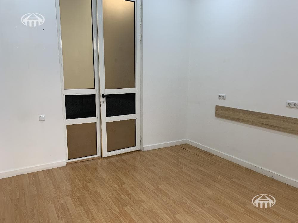 Office · 15 m² · Kentron