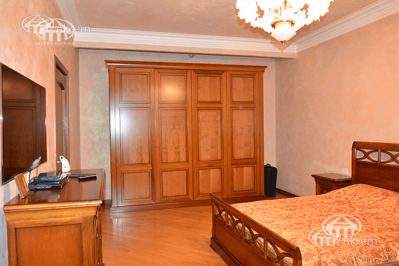 Mansion · 5 rooms · 379 m² · Arabkir