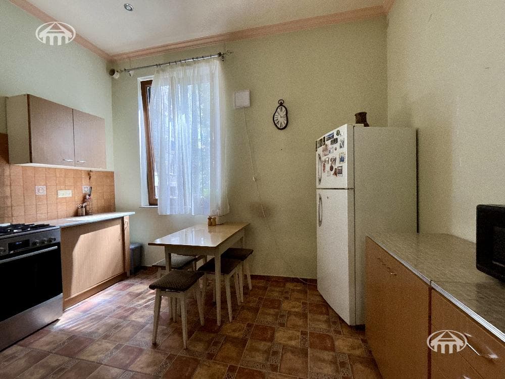 Apartment · 2 rooms · 83 m² · Kentron