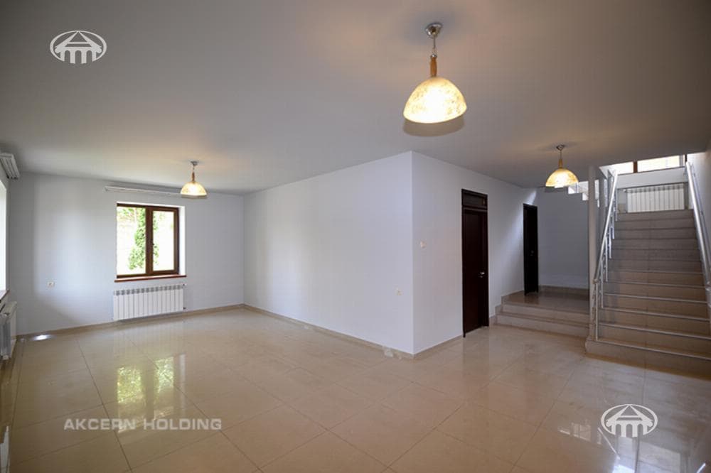 Mansion · 4 rooms · 300 m² · Nork-Marash — photo 29 / 34
