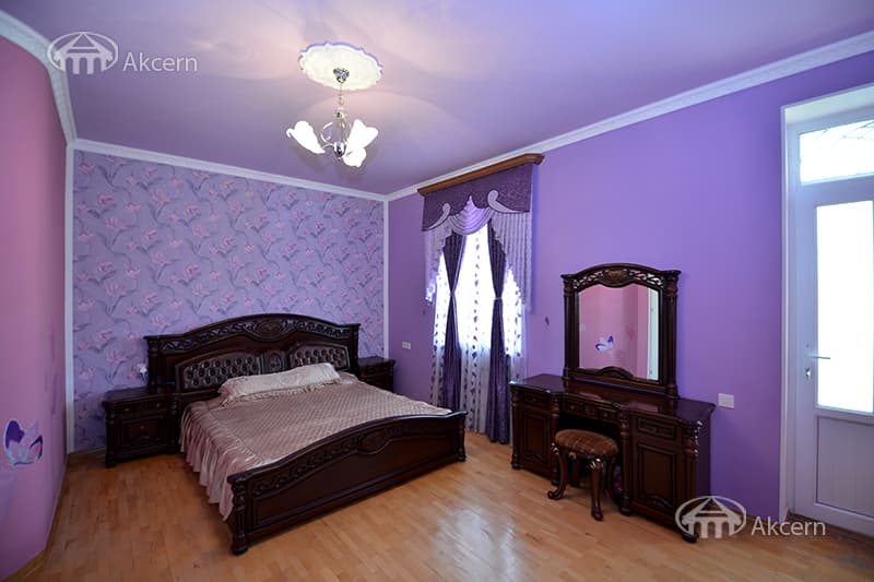 Mansion · 5 rooms · 280 m² · Parakar