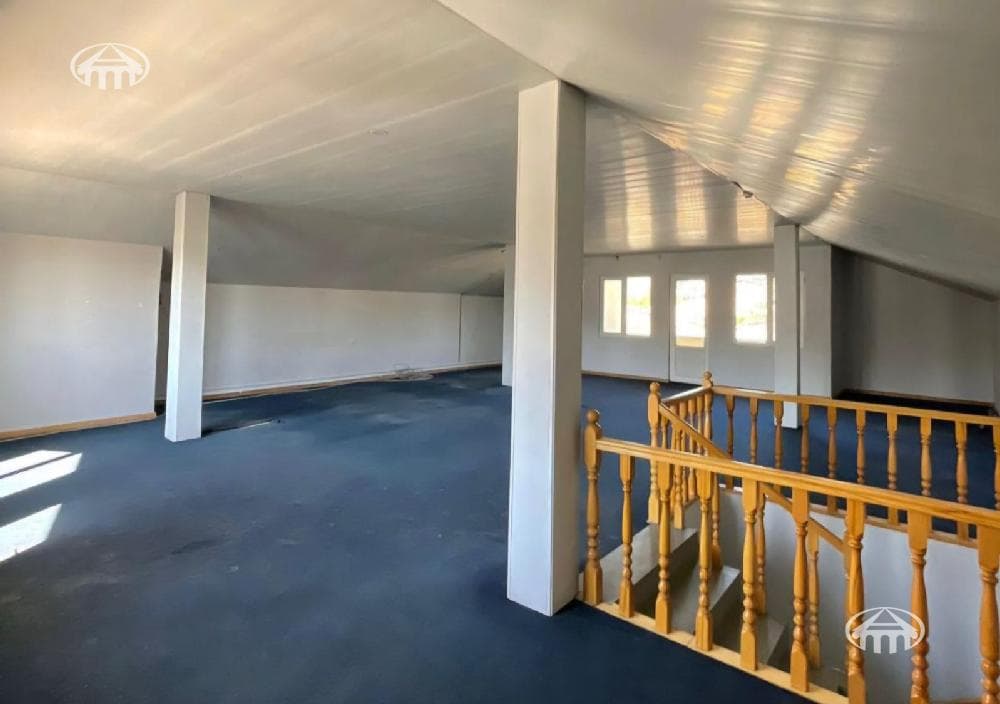 Дом · 6 комн. · 430 м² · Кентрон
