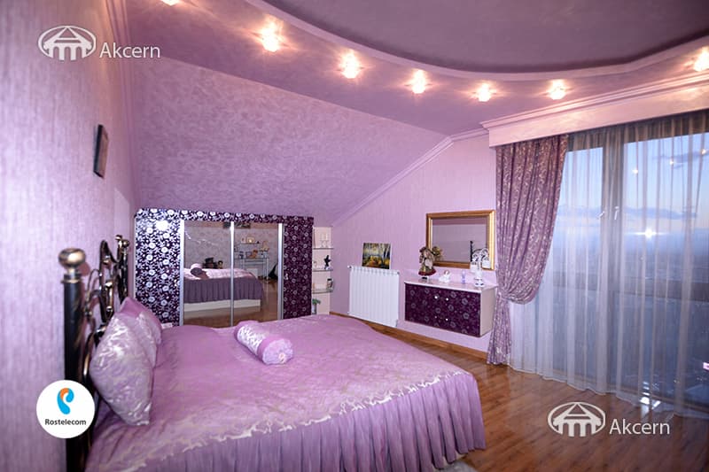 Բնակարան · 5 սեն. · 300 մ² · Կենտրոն