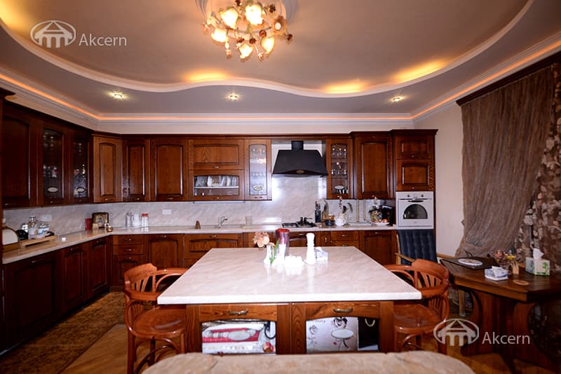 Квартира · 4 комн. · 153 м² · Арабкир