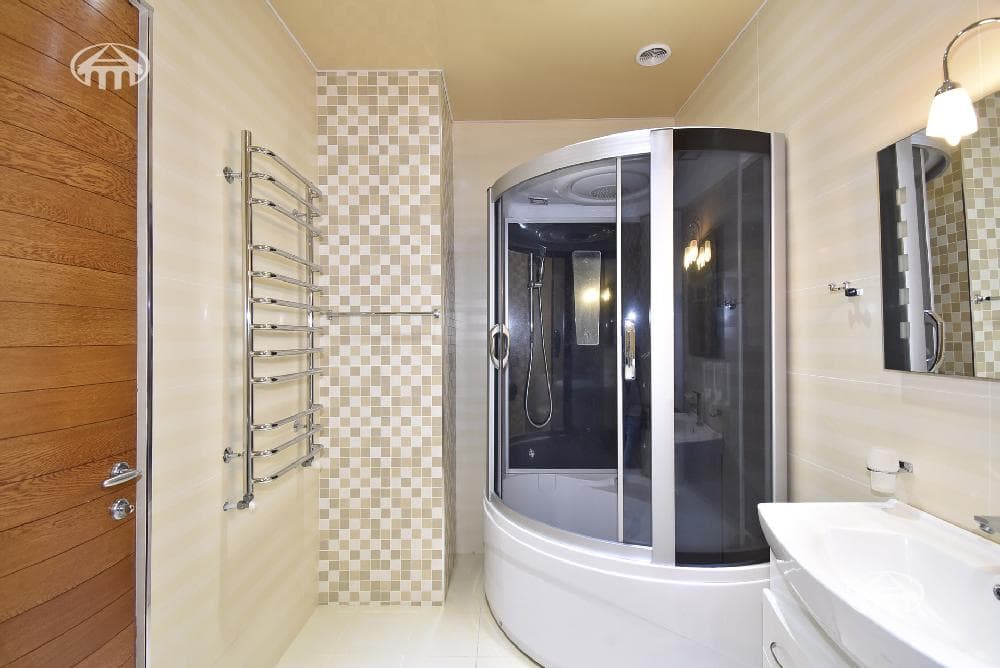 Квартира · 4 комн. · 181 м² · Кентрон