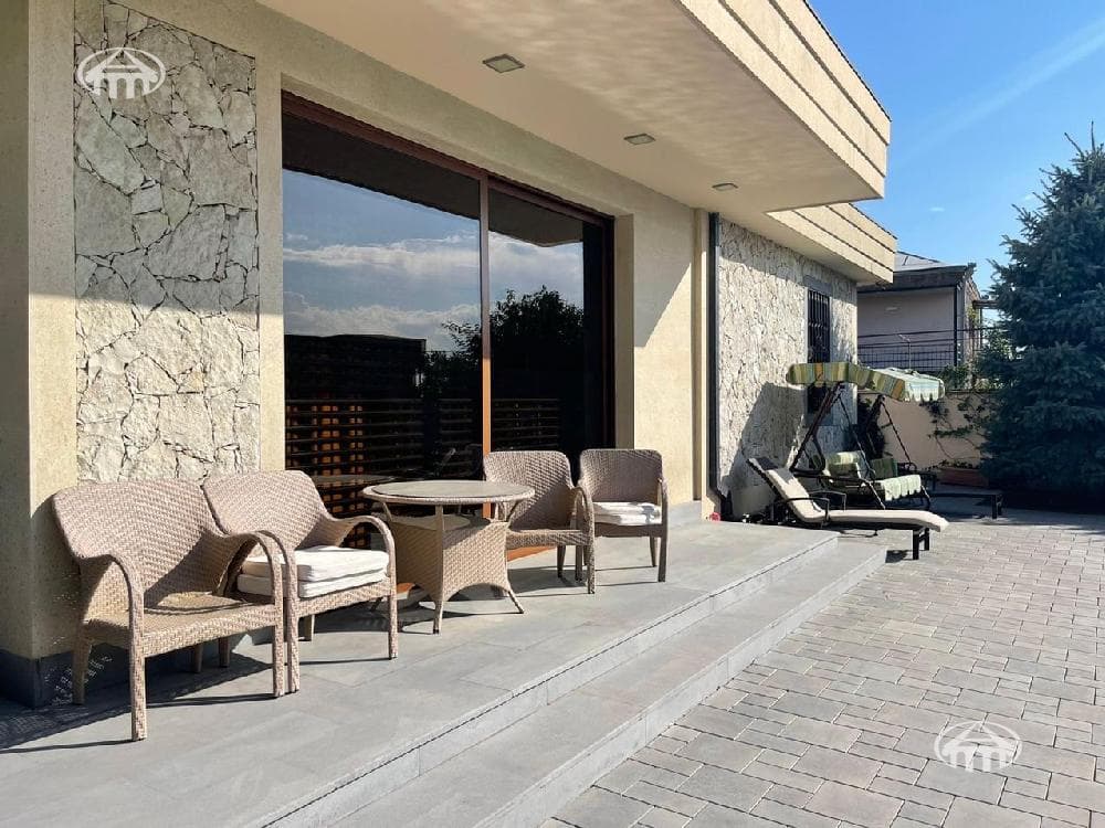 Mansion · 5 rooms · 314 m² · Ptgni