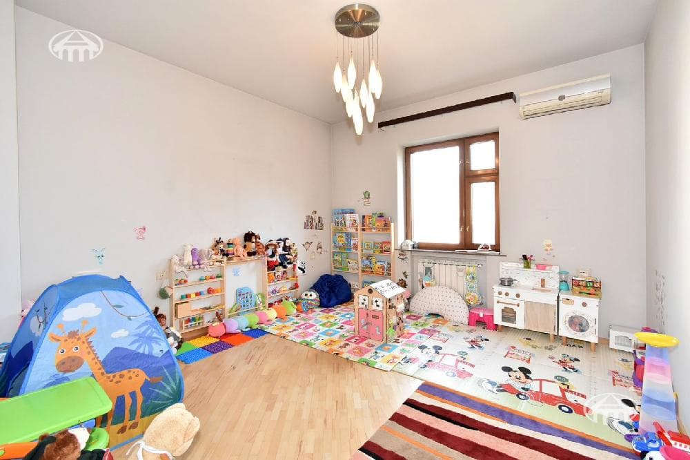 Особняк · 5 комн. · 416 м² · Давташен
