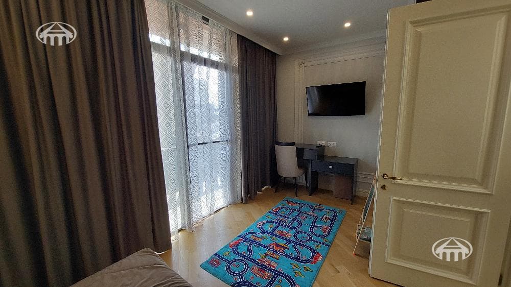 Mansion · 5 rooms · 600 m² · Davtashen
