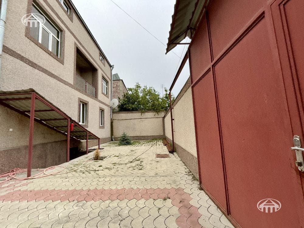 Особняк · 5 комн. · 324 м² · Джрвеж