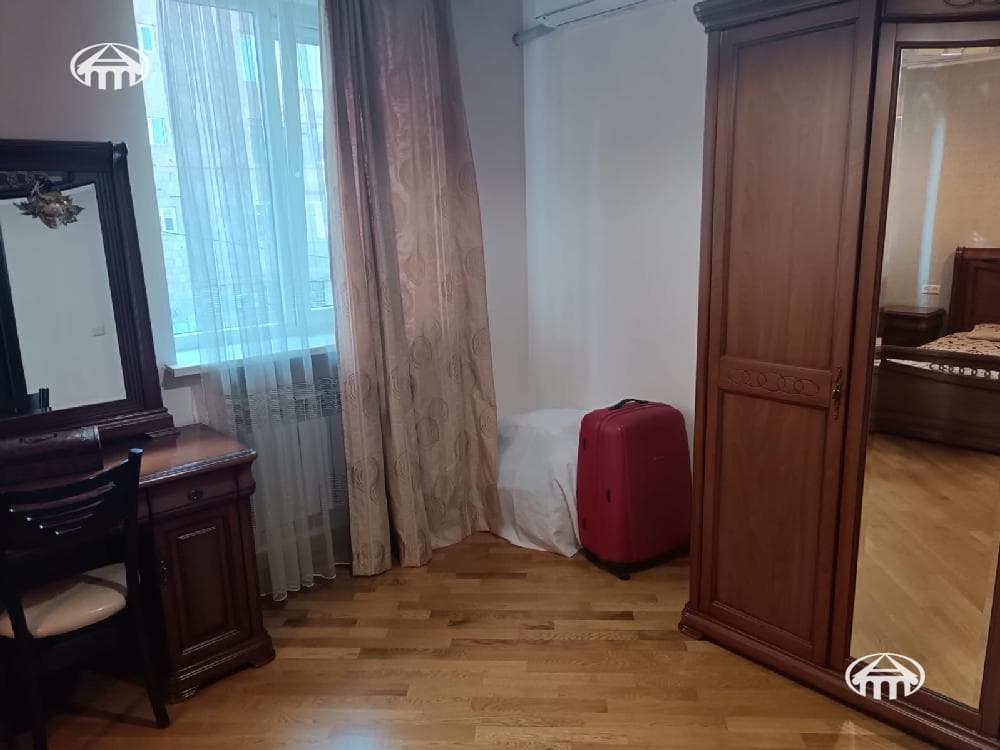 House · 5 rooms · 288 m² · Arabkir