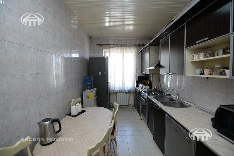 Mansion · 5 rooms · 209 m² · Kentron