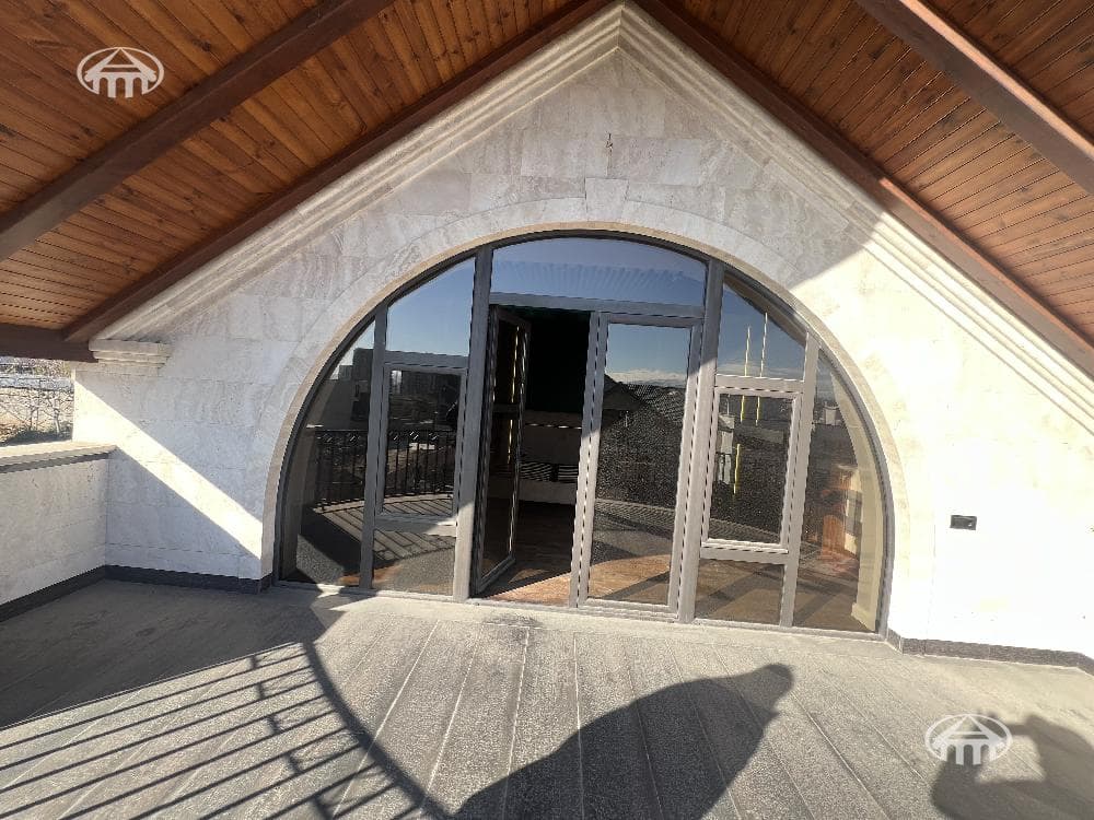Առանձնատուն · 5 սեն. · 551 մ² · Դավթաշեն