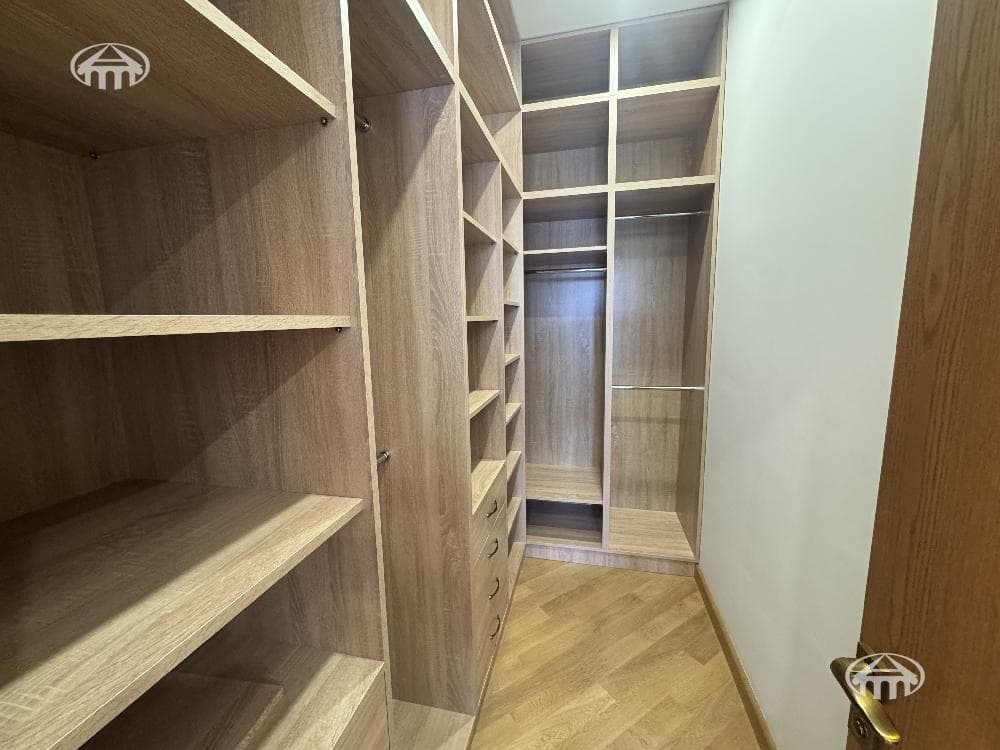 Townhouse · 4 rooms · 292 m² · Arabkir