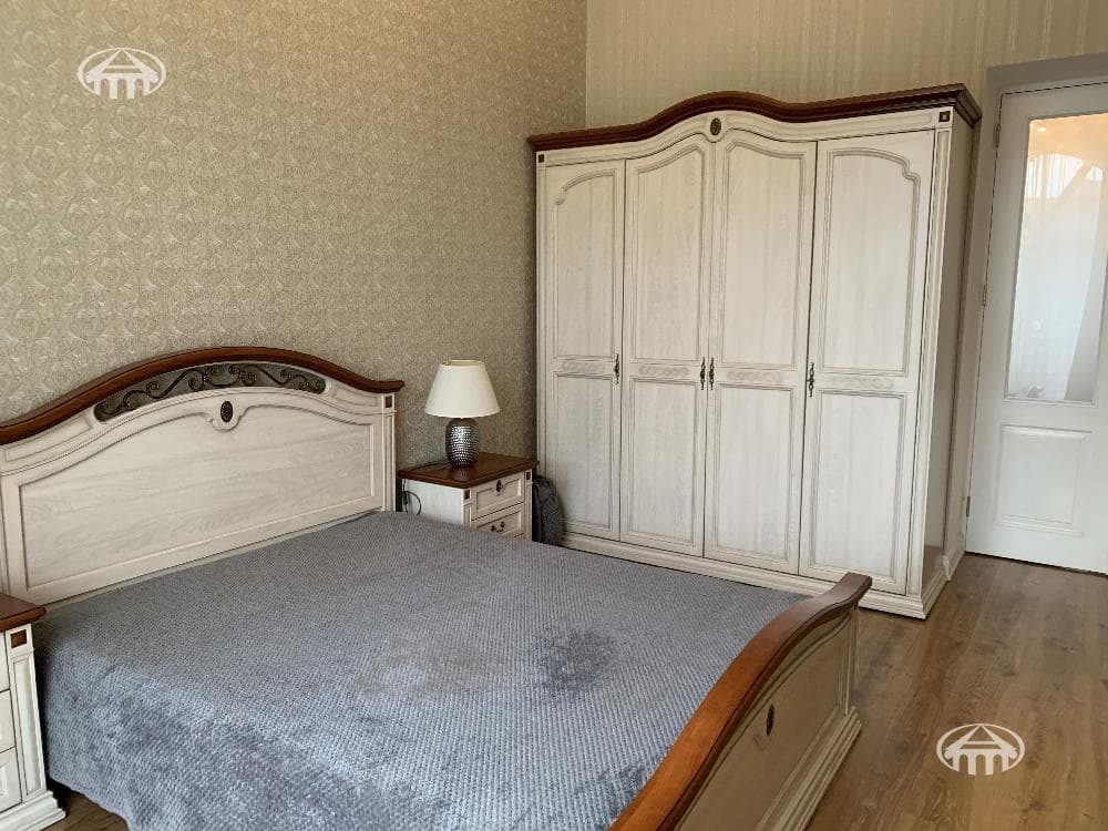 Apartment · 2 rooms · 77 m² · Kentron