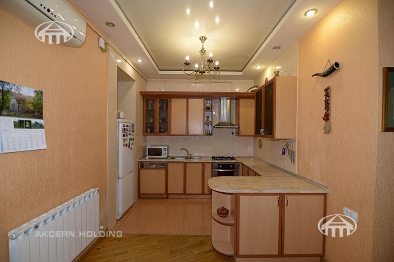 Apartment · 5 rooms · 166 m² · Kentron