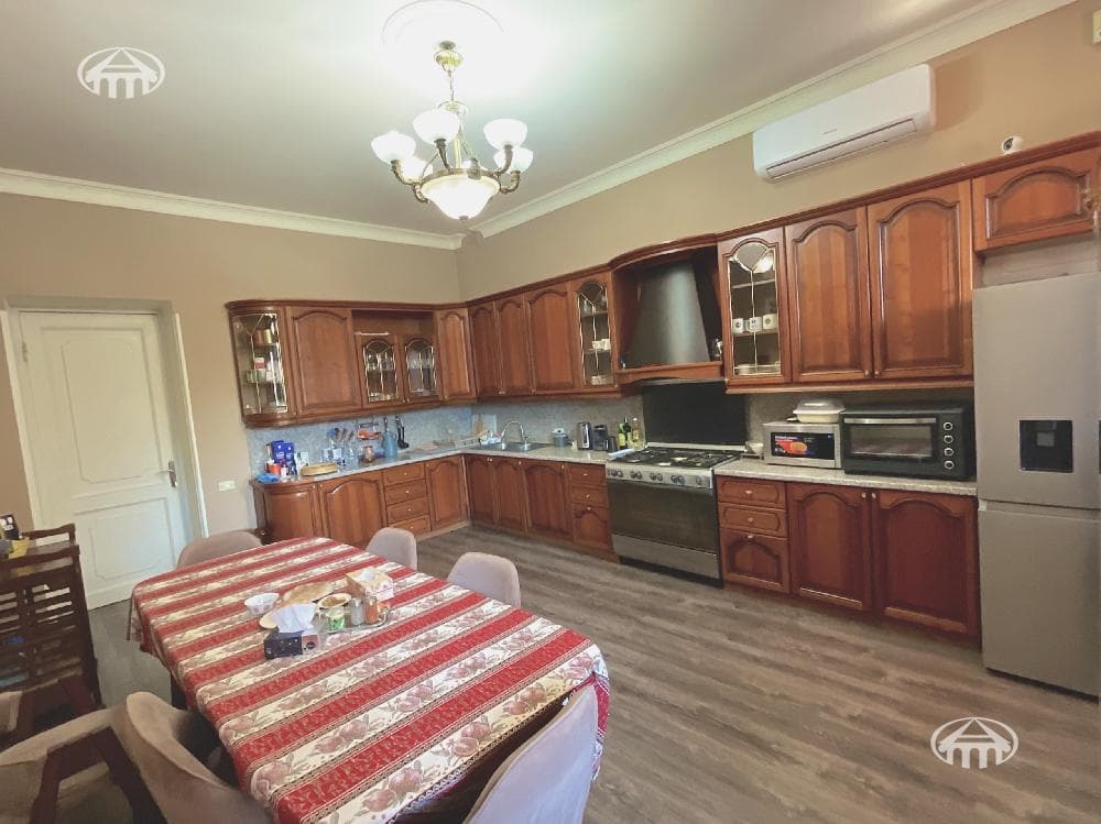 Mansion · 9 rooms · 680 m² · Arabkir — photo 7 / 47