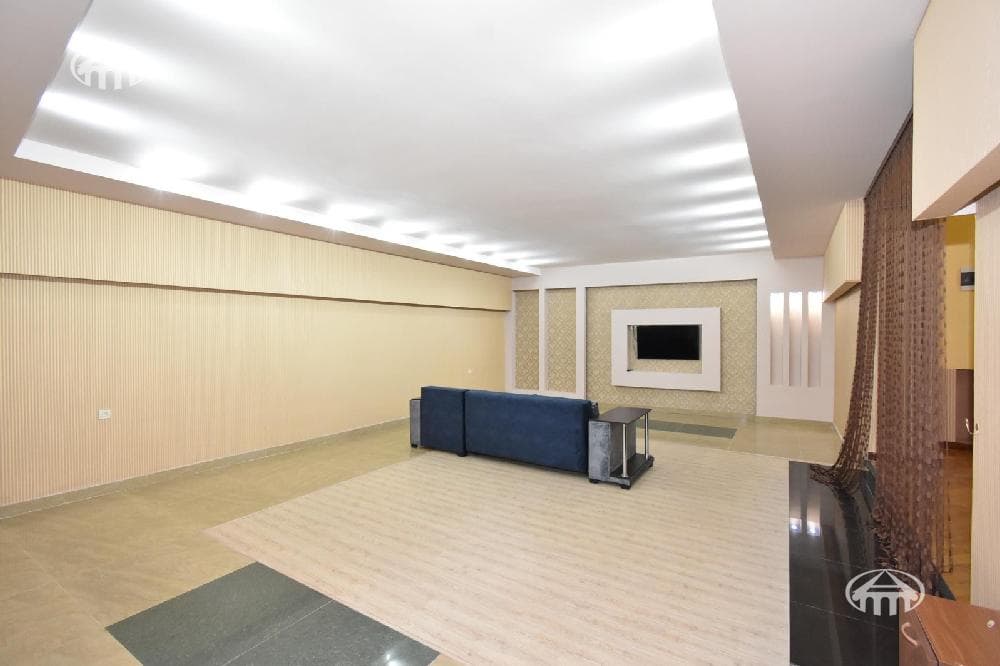 Дом · 5 комн. · 489 м² · Арабкир